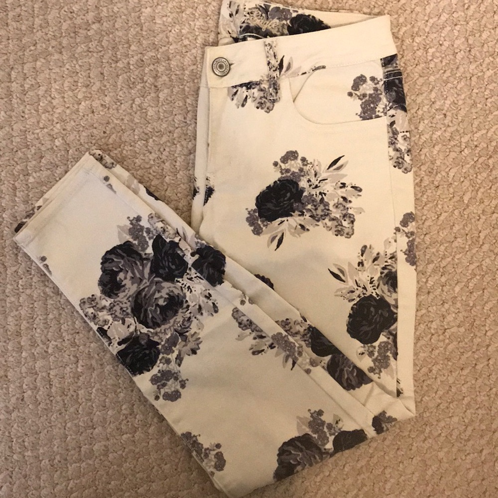 American Eagle printed jeans